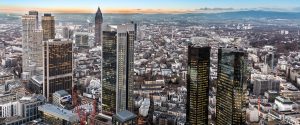 Frankfurt am Main Skyline zur Abendstunde